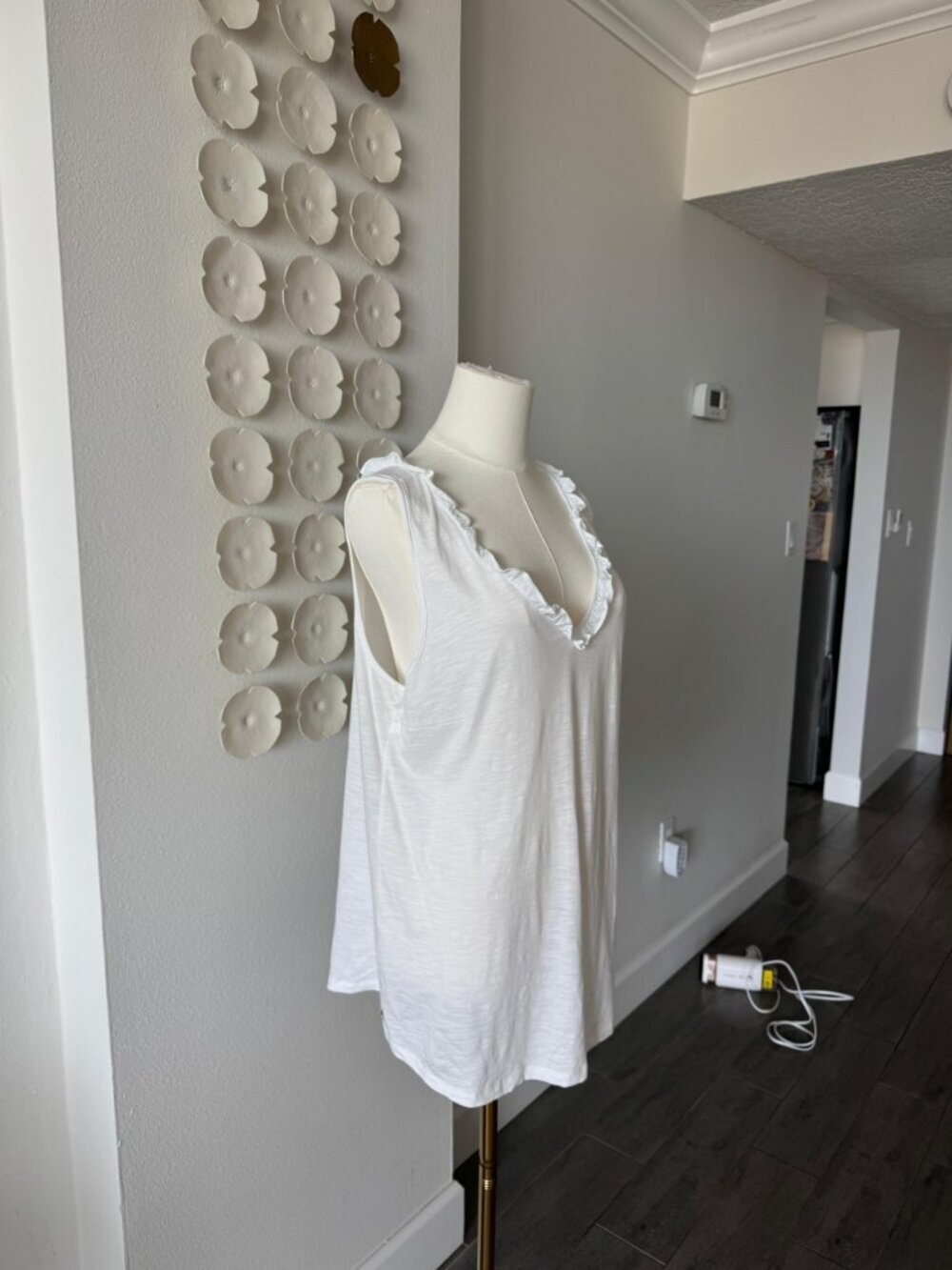 Lilly Pulitzer Gigi Ruffle Tank White Cotton Sleeveless Top Size L - Picture 7 of 9
